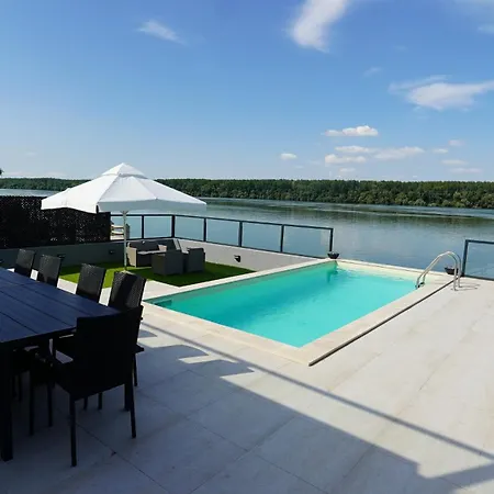 River House Sunrise Villa *