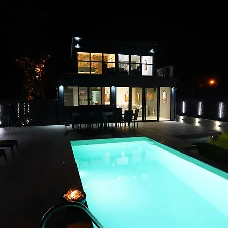 Villa River House Sunrise *