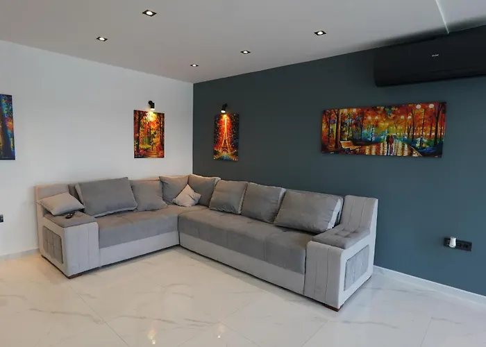 River House Sunrise Villa